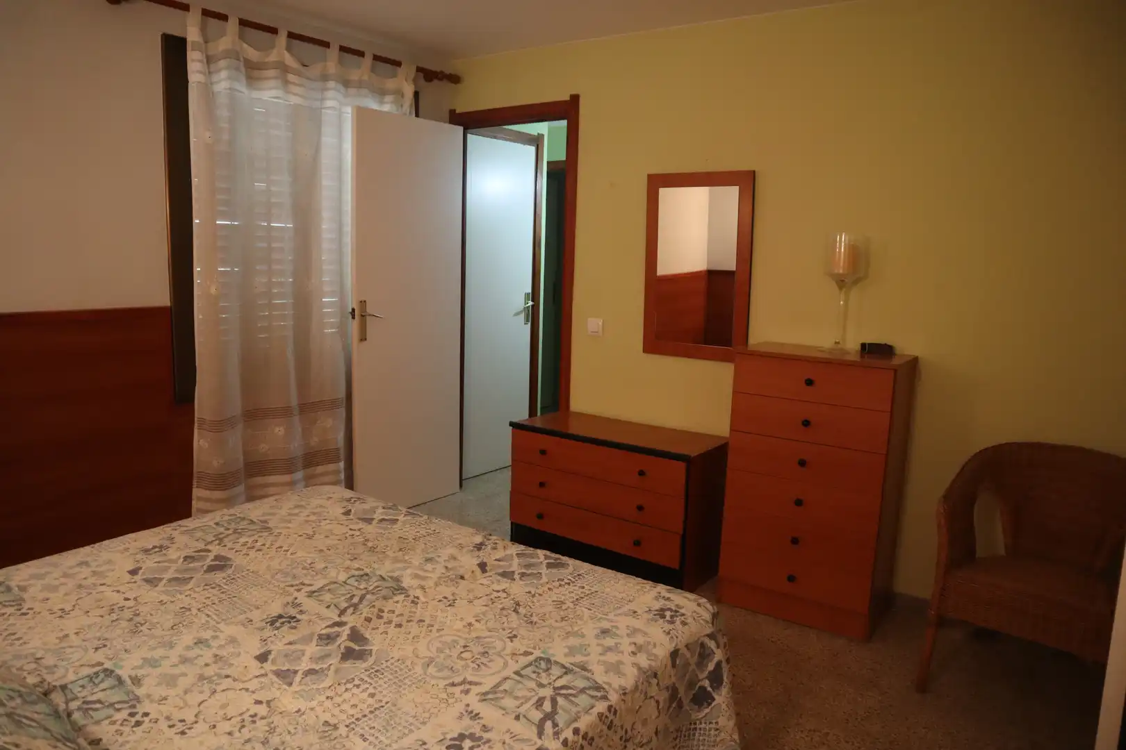 Schlafzimmer von Einfamilien-Reihenhaus zum Verkauf in Tossa de Mar mit Klimaanlage, Privatgarten und Terrasse