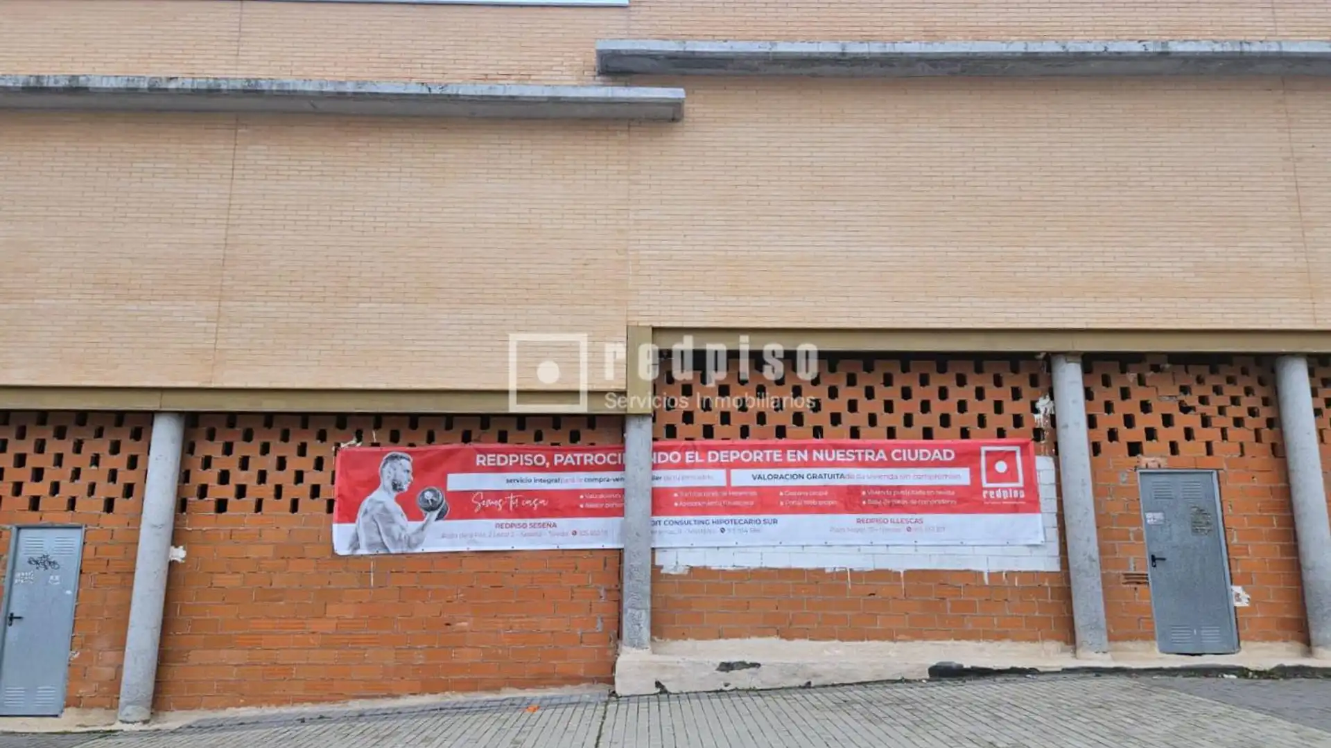 Vista exterior de Local en venta en Illescas con Terraza