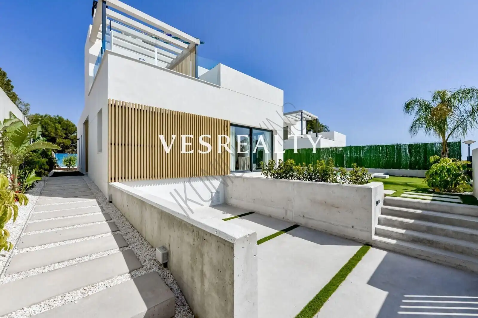 Chalet con piscina en venta en Golf Bahía, imagen 5