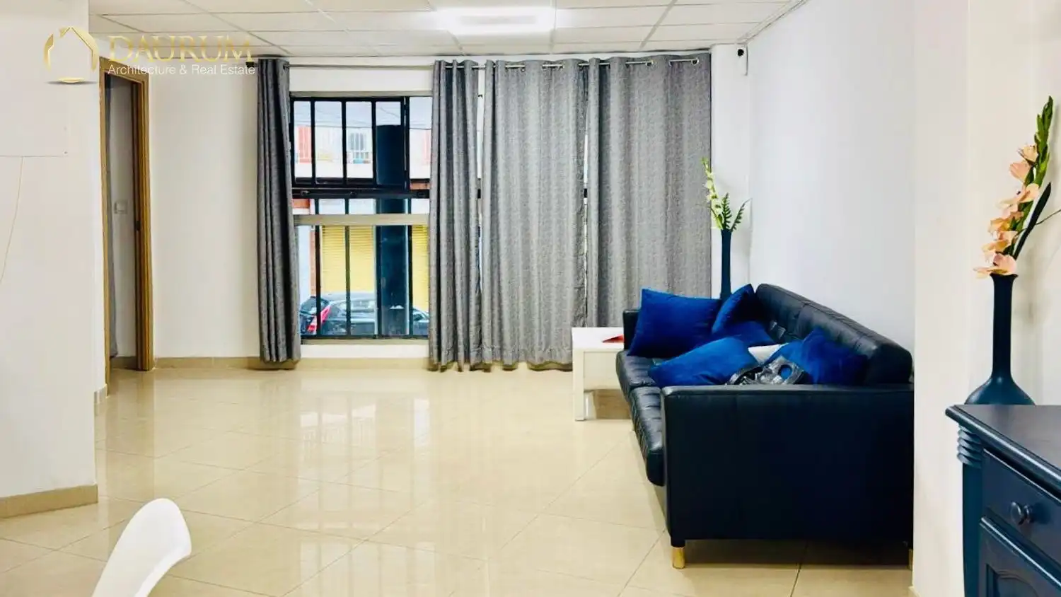 Sala de estar de Oficina en venta en Quart de Poblet con Aire acondicionado, Terraza y Amueblado