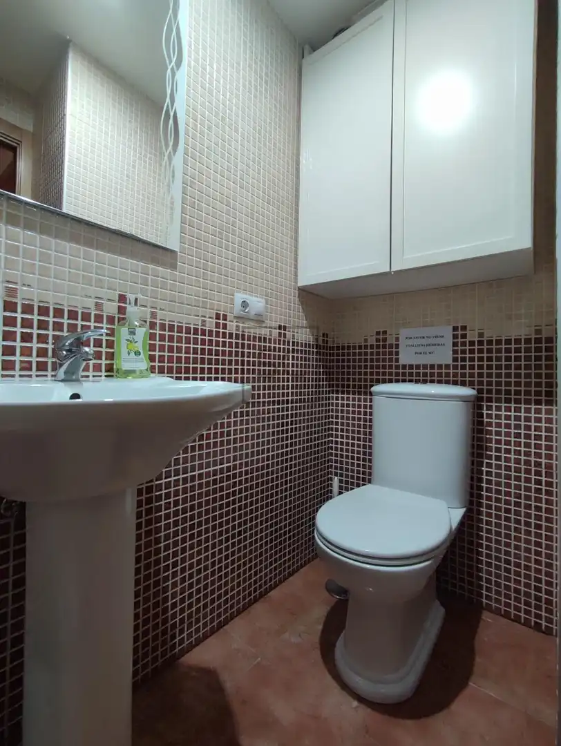 Baño de Apartamento en venta en Ares con Calefacción, Trastero y Amueblado