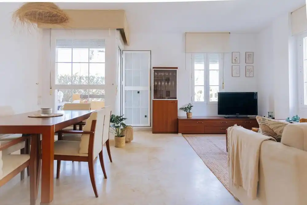 Ground floor with pool to rent in Río Real - Los Monteros, imagen 2