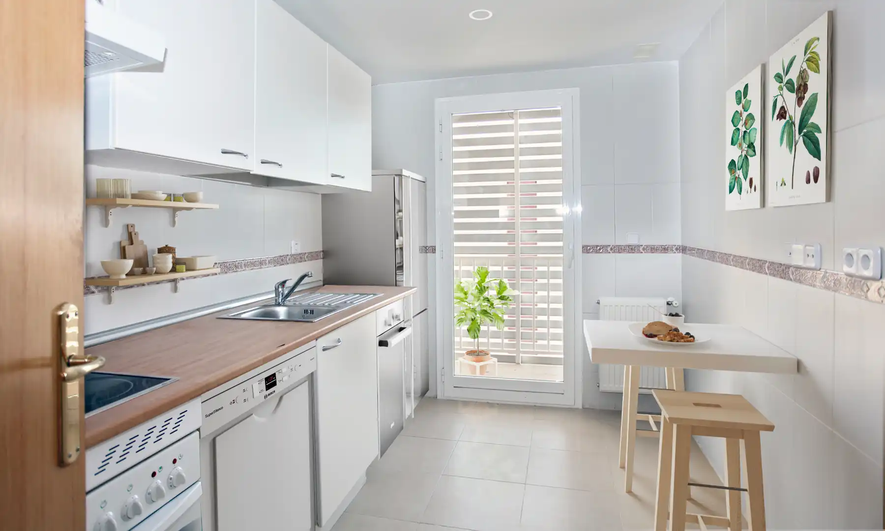 Kitchen of Flat for sale in Parla  with Storage room and Community pool