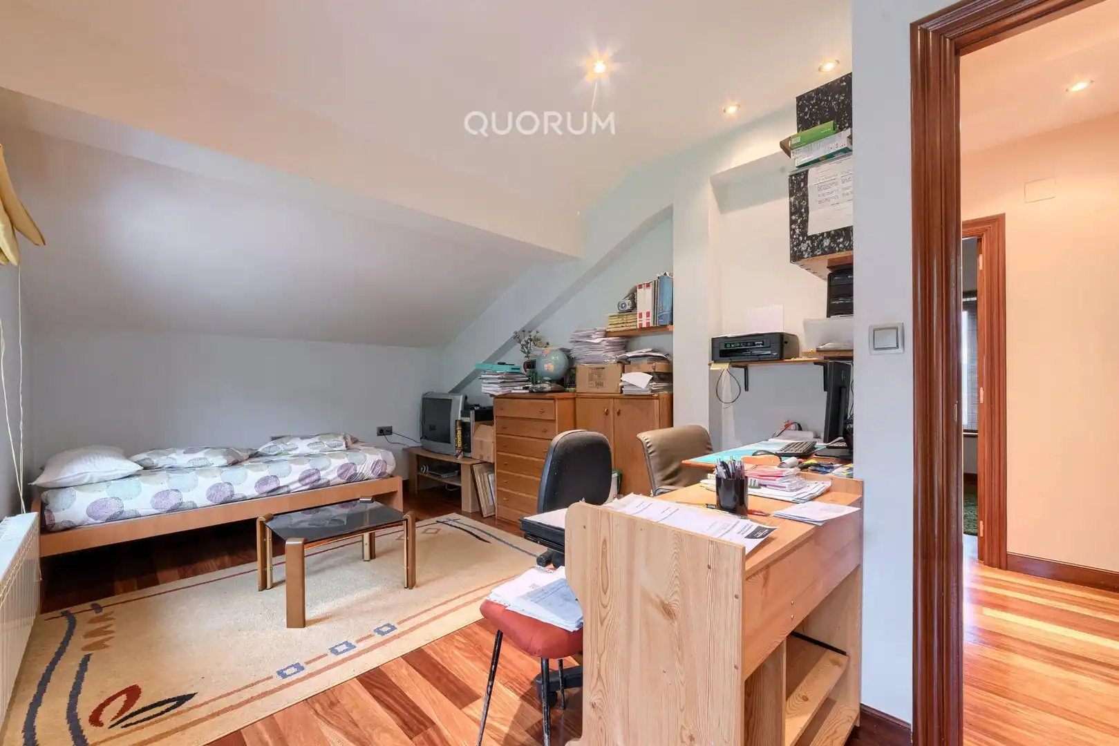 Schlafzimmer von Country house zum Verkauf in Bilbao  mit Heizung, Terrasse und Möbliert