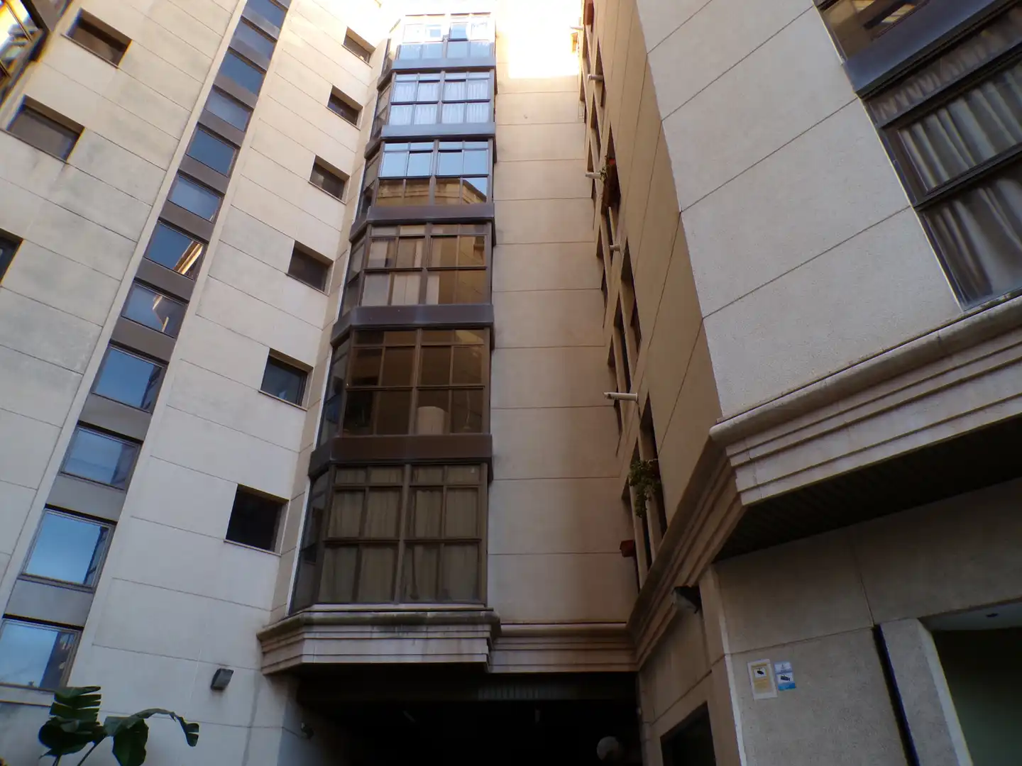 Exterior view of Office for sale in Valencia  with Air Conditioner, Heating and Internet