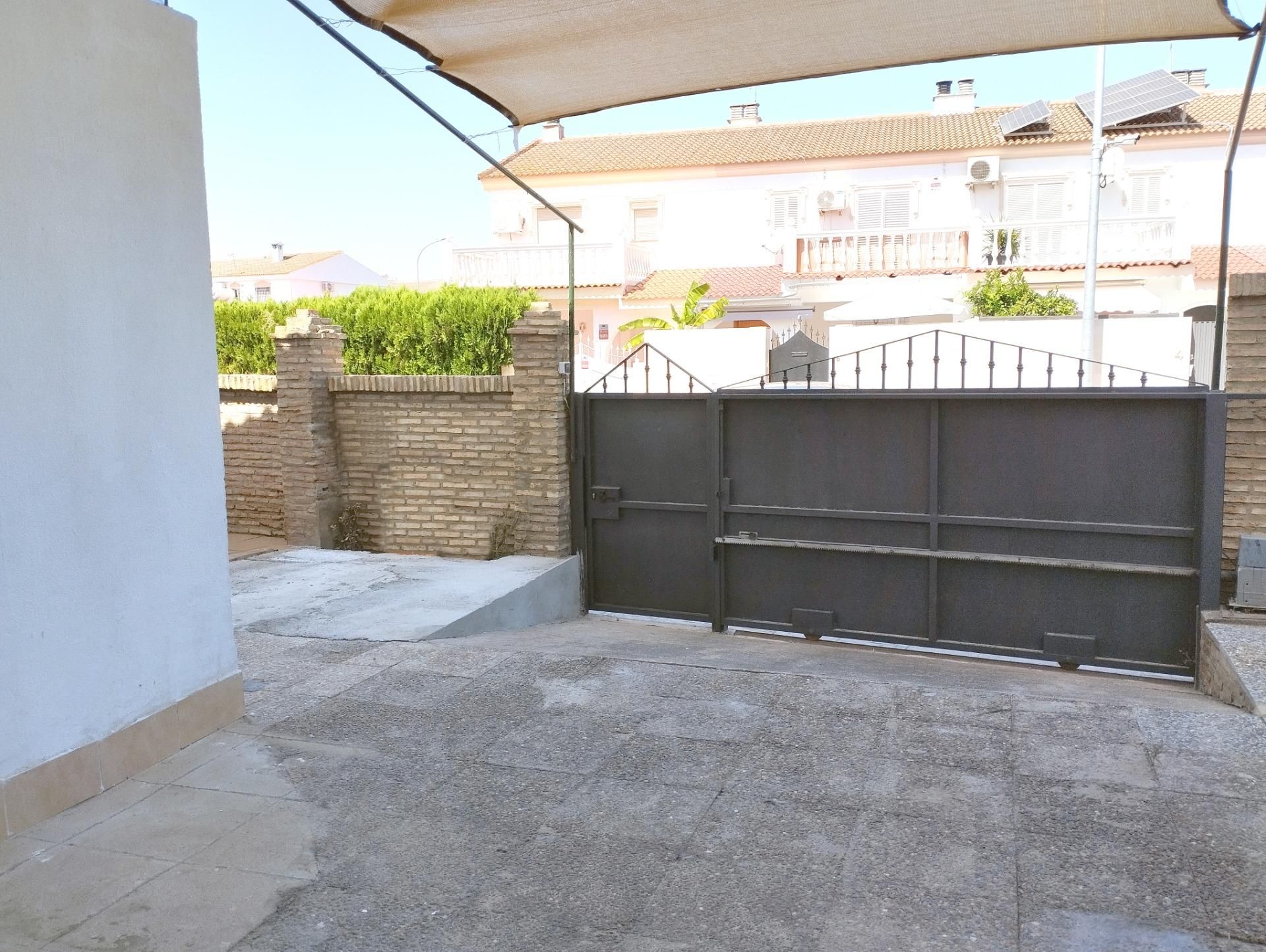 Jardí de Casa adosada en venda en Aljaraque amb Calefacció, Jardí privat i Traster
