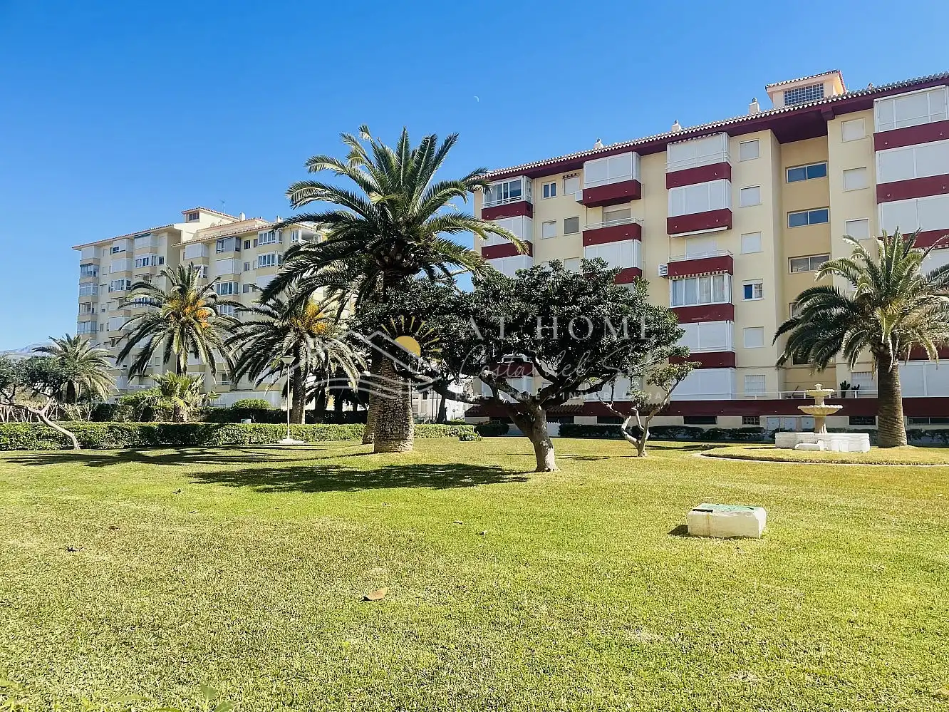 Vista exterior de Apartament en venda en Torrox amb Terrassa i Forn