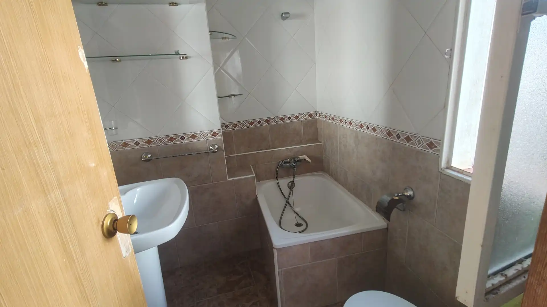 Bany de Casa o xalet en venda en Baza amb Moblat