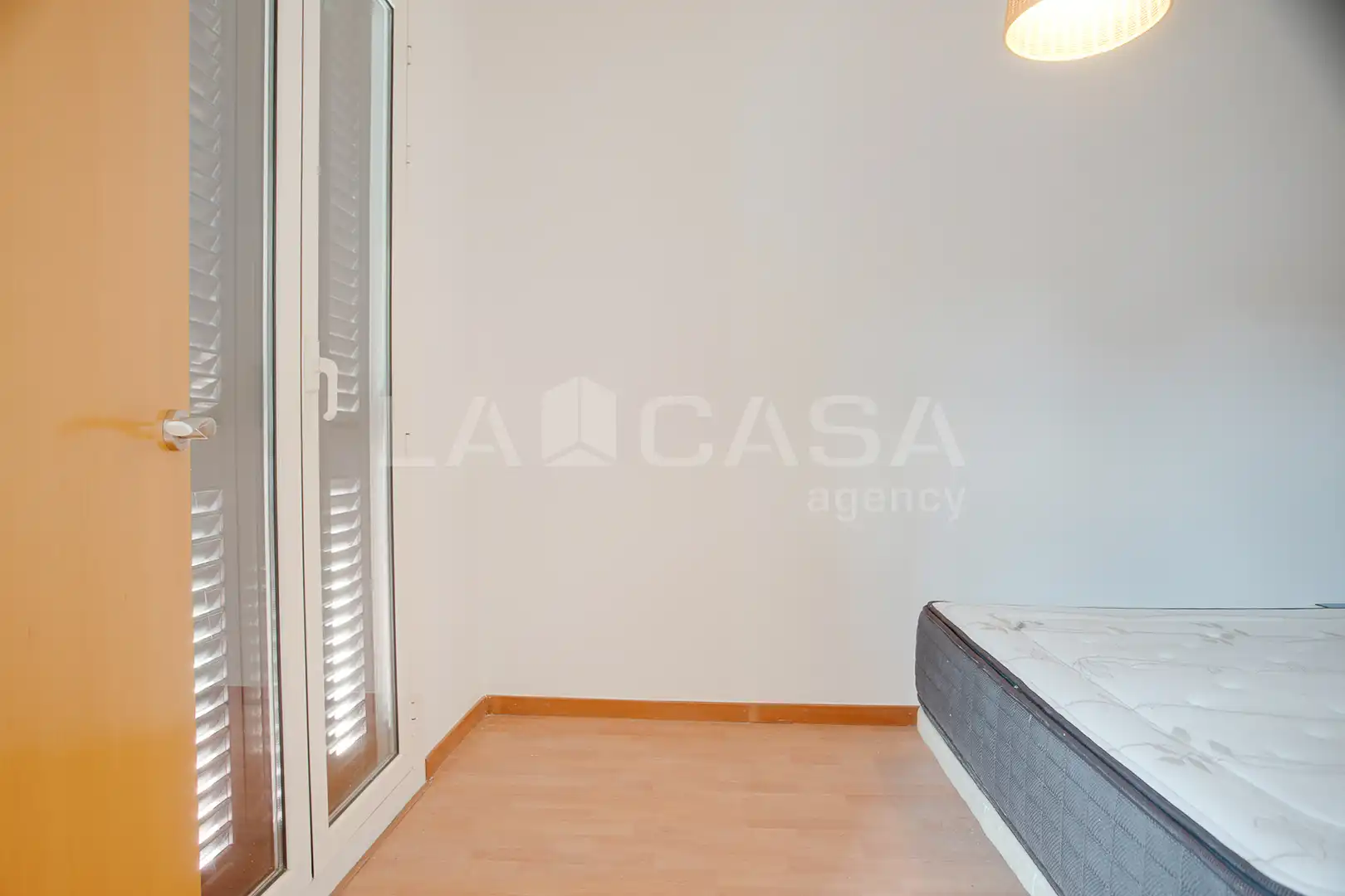 Habitación de Piso en venta en Barcelona con Calefacción y Balcón