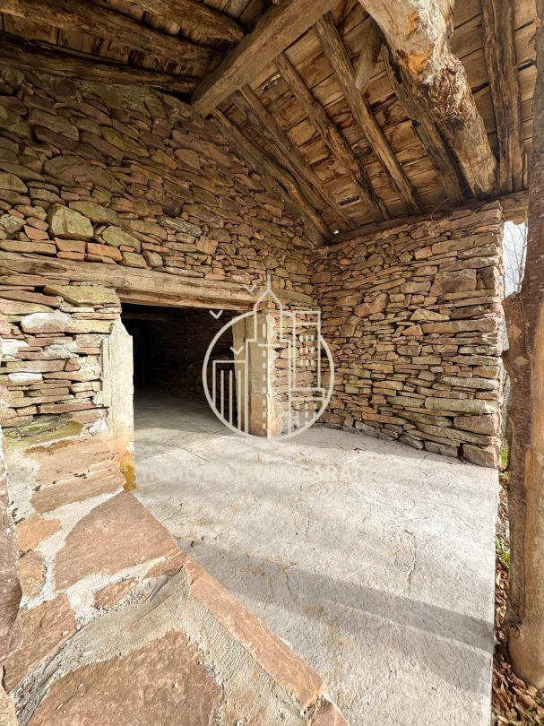 Building for sale in Elduain