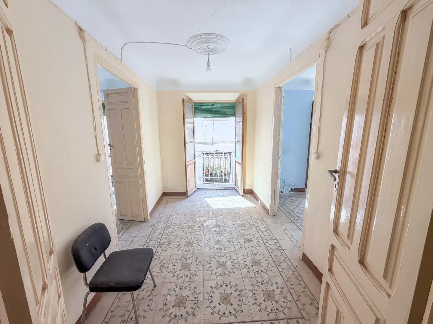 Country house zum Verkauf in Loja mit Balkon