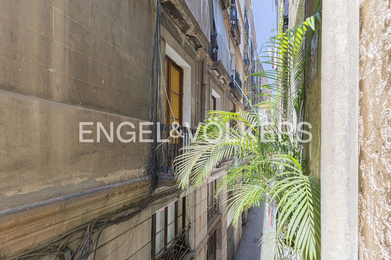 Außenansicht von Maisonette zum Verkauf in Barcelona mit Klimaanlage, Heizung und Möbliert