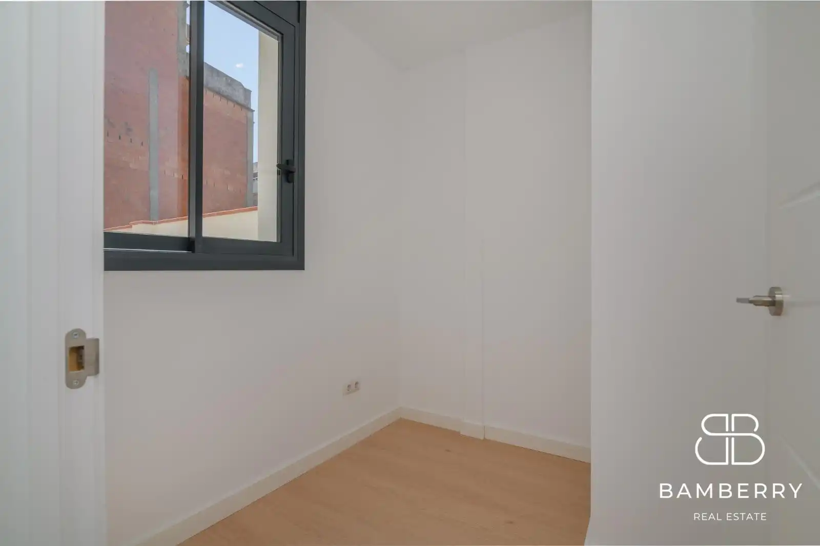 Dormitori de Àtic en venda en Sant Boi de Llobregat amb Parquet