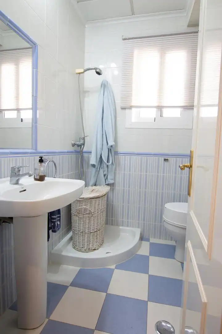 Bathroom of Flat for sale in Águilas  with Storage room and Balcony