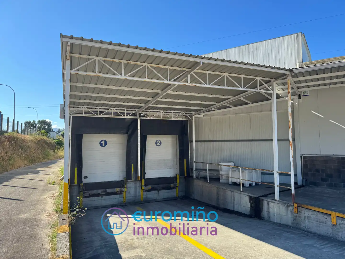 Fabrikhallen zur Miete in Salvaterra de Miño mit Alarm