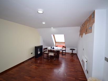 Living room of Flat for sale in Miño  with Heating, Parquet flooring and Storage room