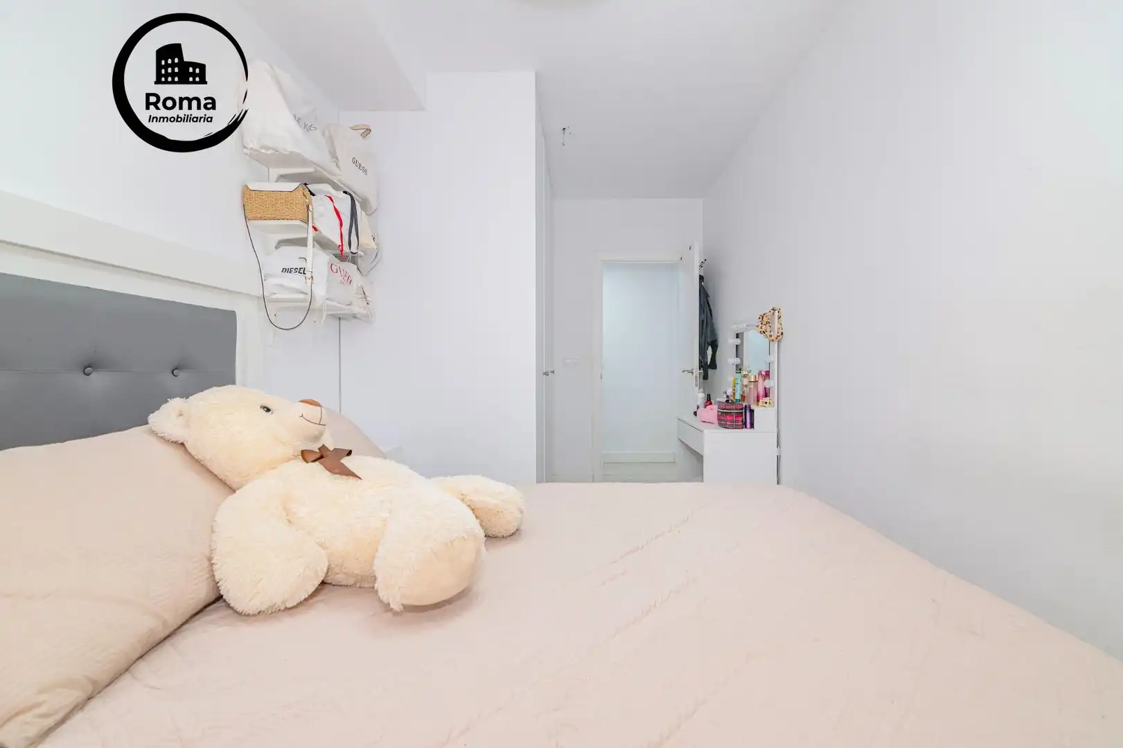 Habitación de Piso en venta en La Zubia con Aire acondicionado, Calefacción y Amueblado
