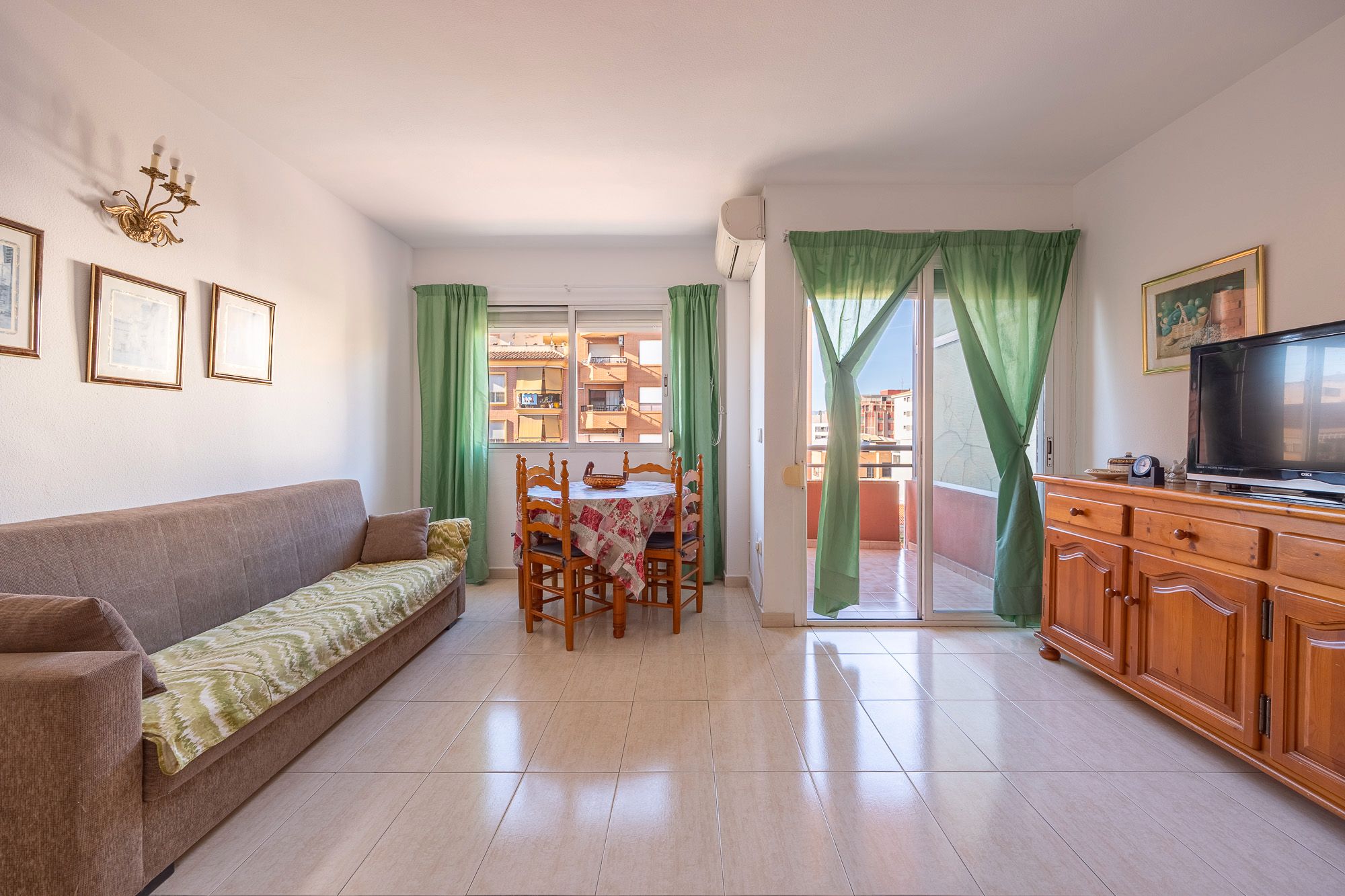 Bedroom of Apartment for sale in Benidorm  with Furnished