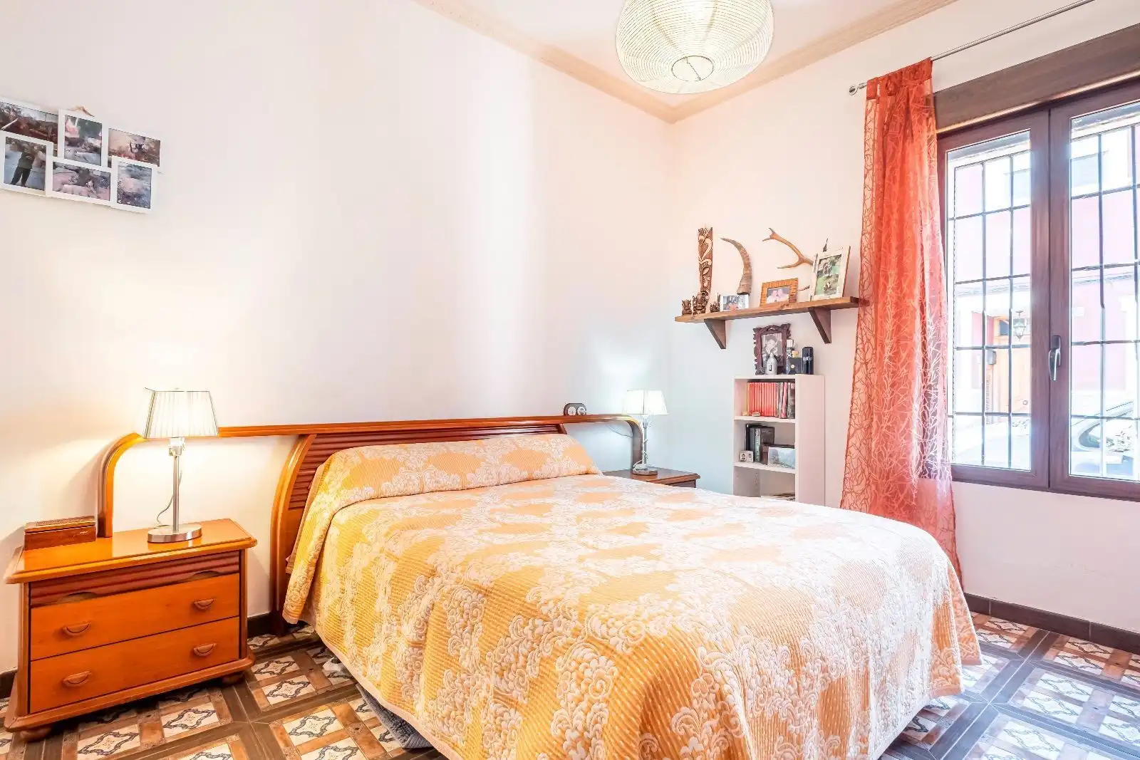 Dormitori de Casa o xalet en venda en El Pinós / Pinoso amb Calefacció, Terrassa i Traster
