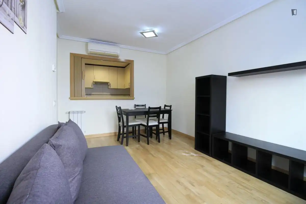 Apartament de lloguer a Valdeacederas