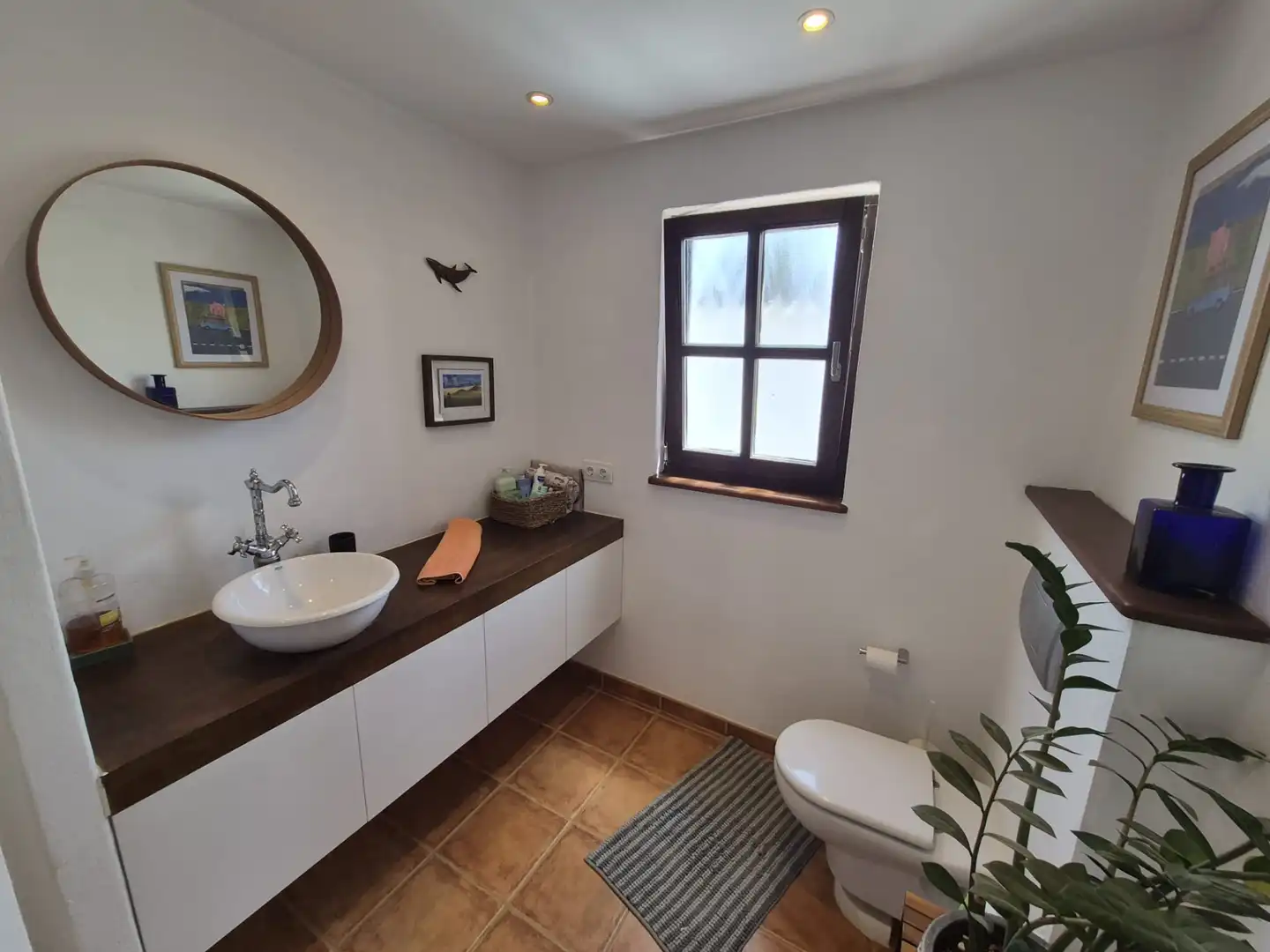 Bany de Casa o xalet en venda en San Bartolomé amb Aire condicionat, Jardí privat i Terrassa