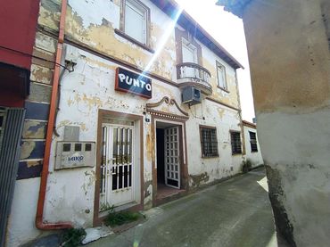 Casa con balcone in vendita a Calle MEDULAS