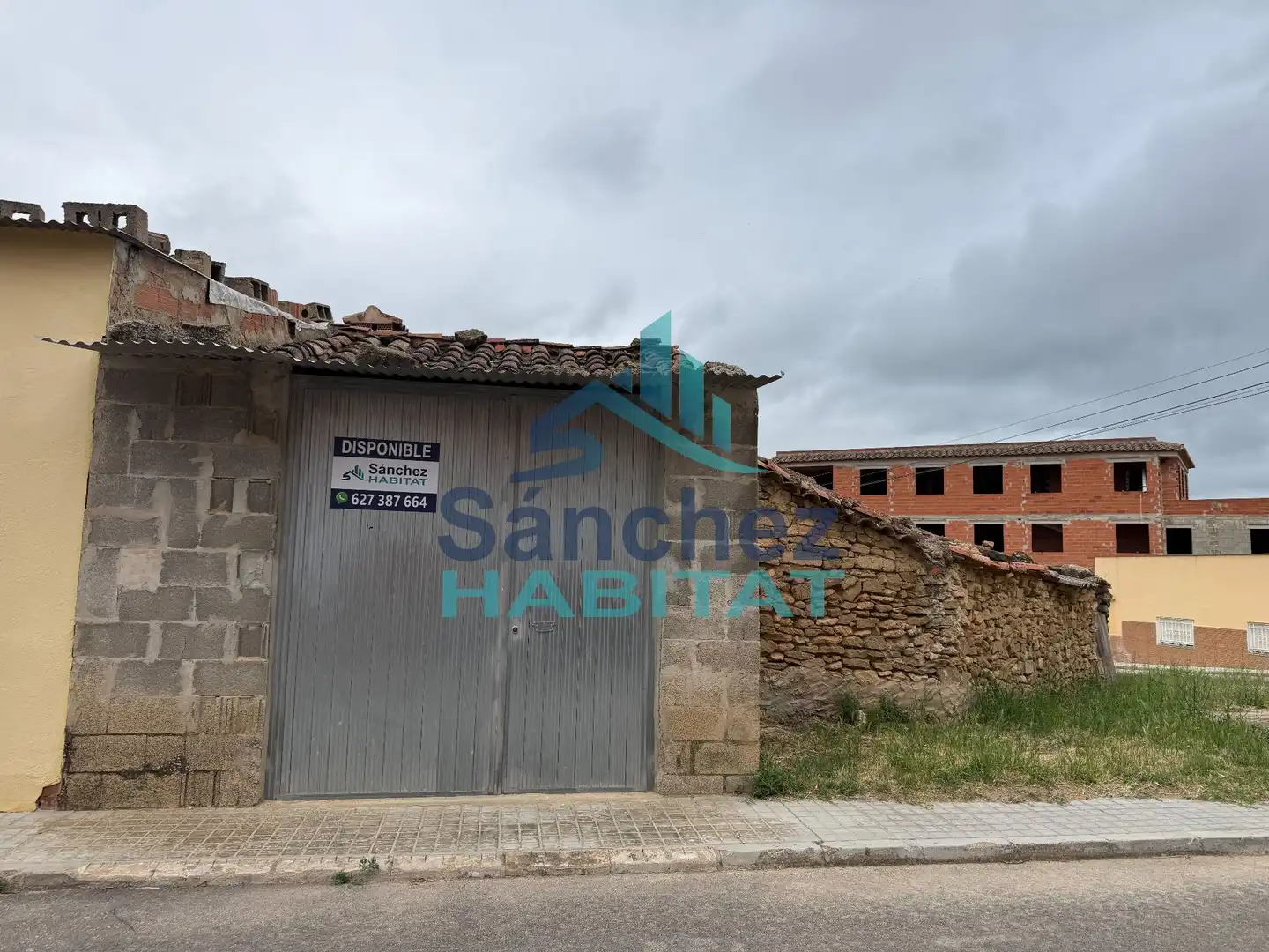 Nave industrial en venta en Aras de los Olmos