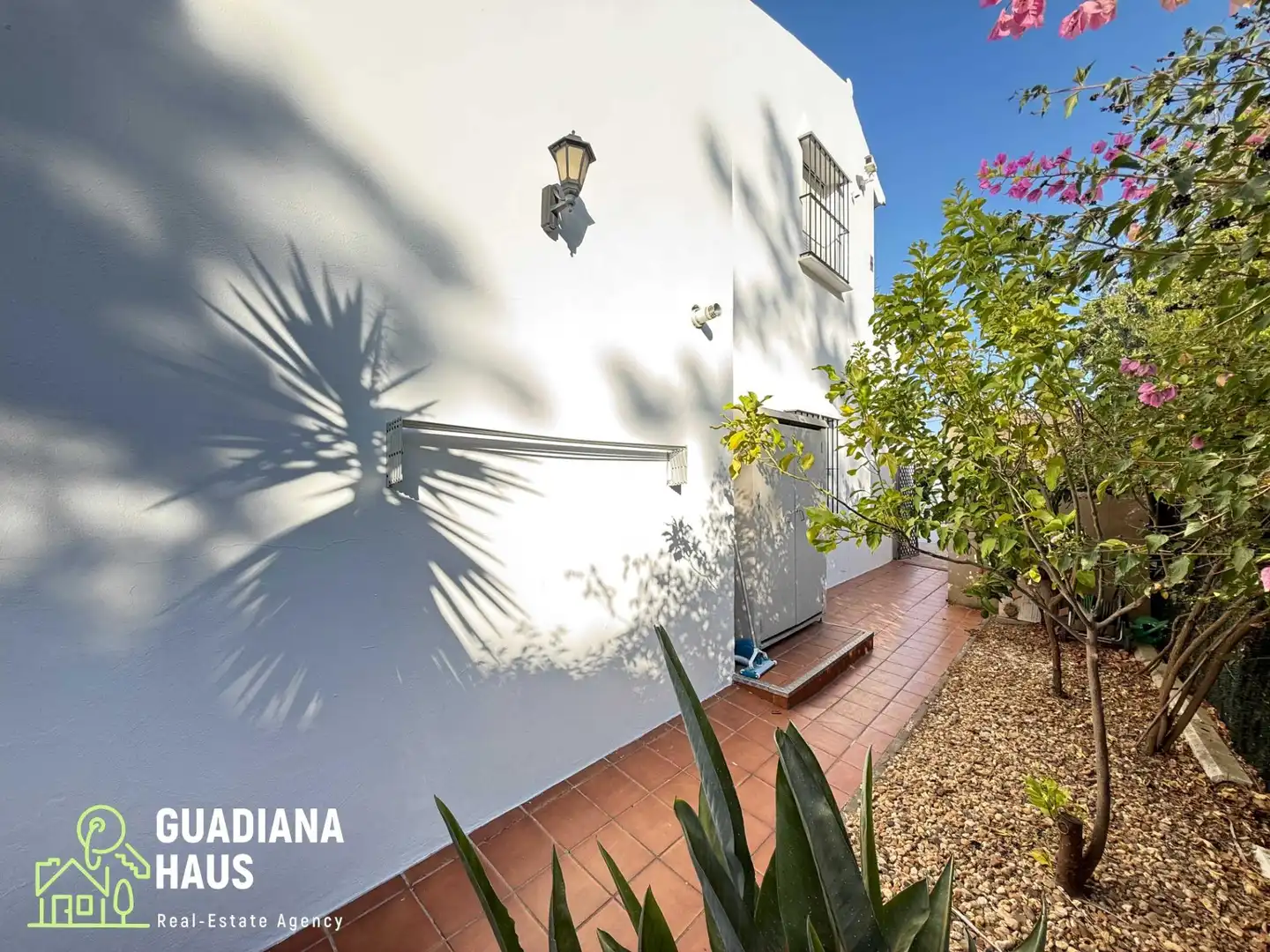Exterior view of Houses for sale in Isla Cristina  with Air Conditioner, Heating and Private garden