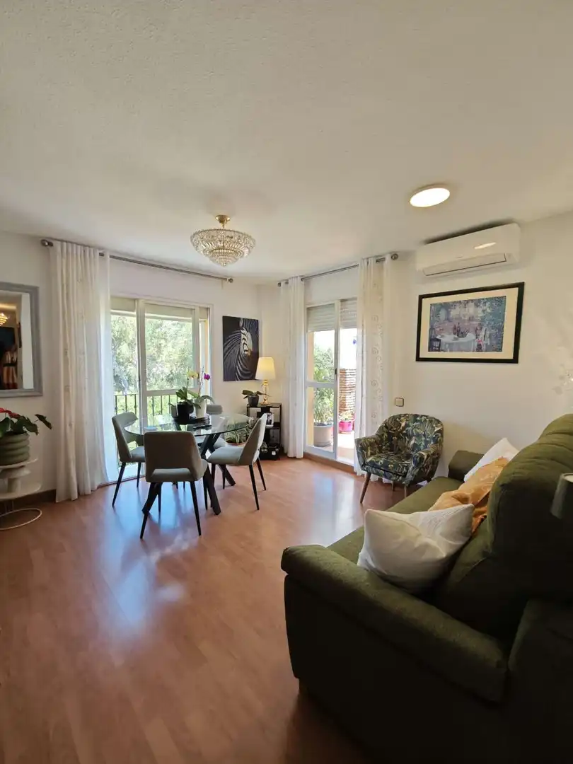 Sala de estar de Ático en venta en Vélez-Málaga con Aire acondicionado, Parquet y Terraza