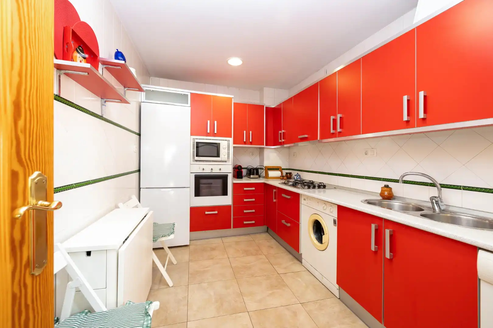 Kitchen of Flat for rent in Granada  with Air Conditioner, Furnished and Washing machine