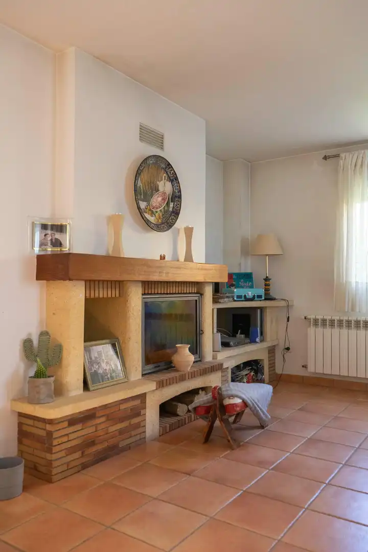 Sala d'estar de Casa o xalet en venda en La Zubia amb Calefacció i Jardí privat