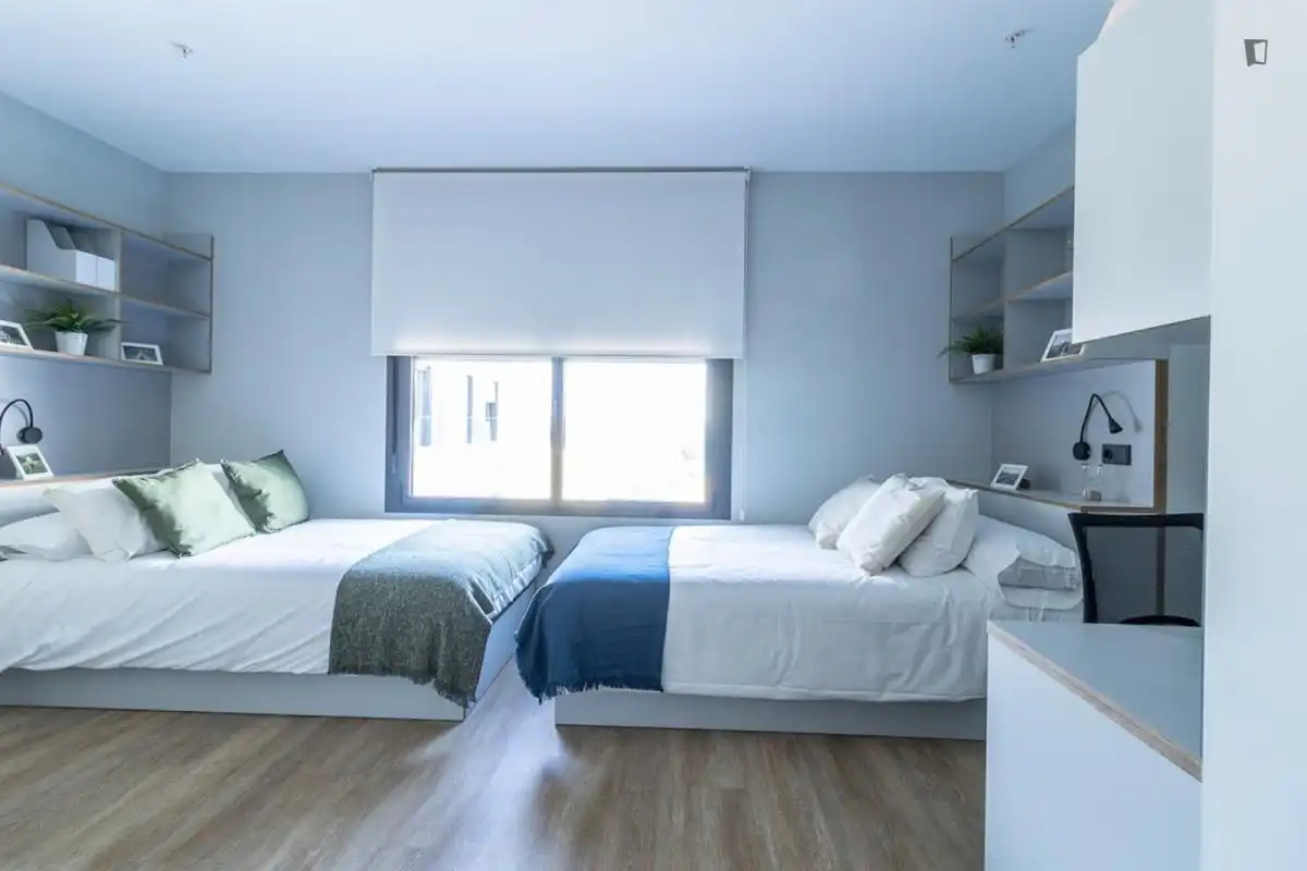 Habitación de Piso para compartir en Sevilla con Piscina, Amueblado y Internet