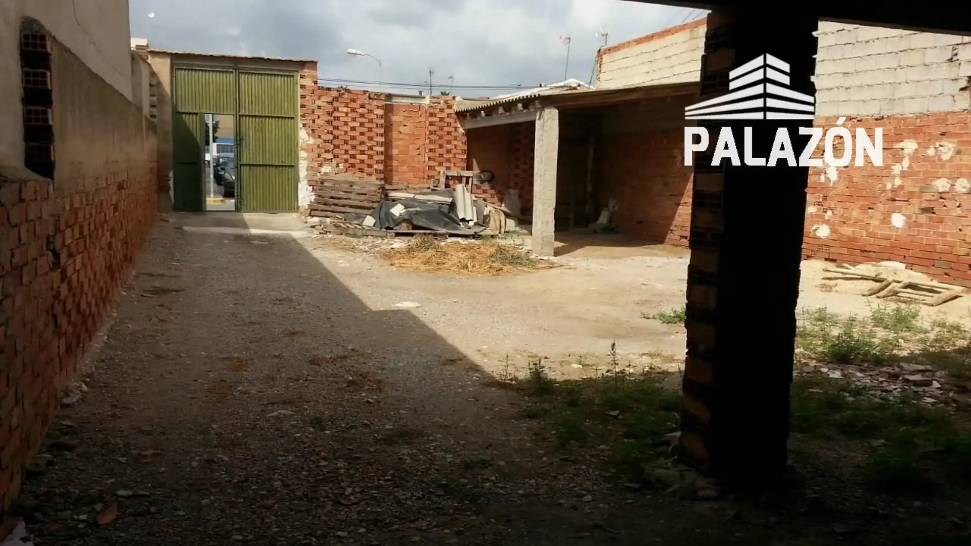 Terreny industrial en venda a Catral