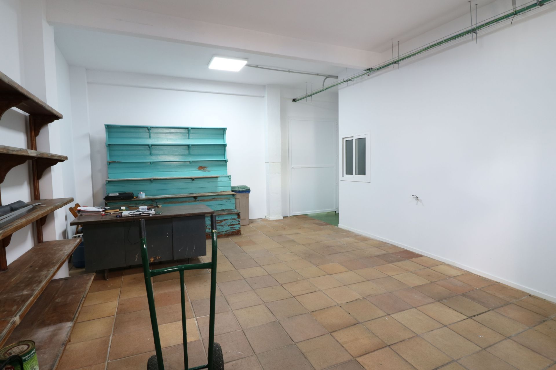 Premises for sale in  Sevilla Capital