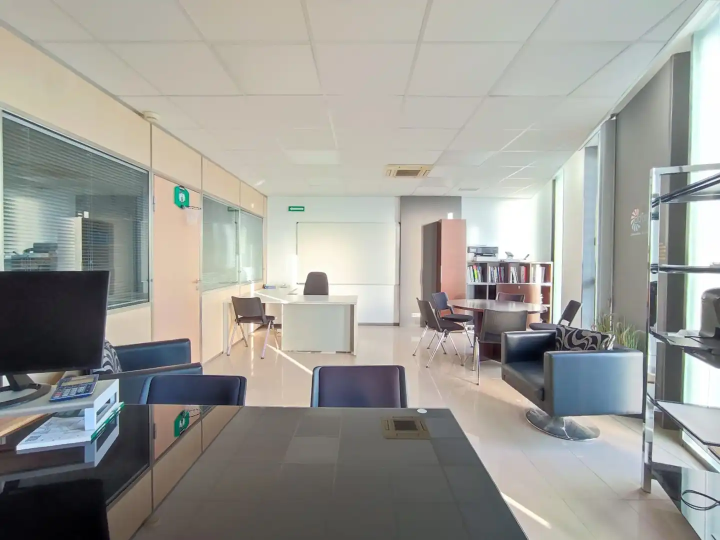 Büro zur Miete in Aranguren mit Klimaanlage, Heizung und Möbliert