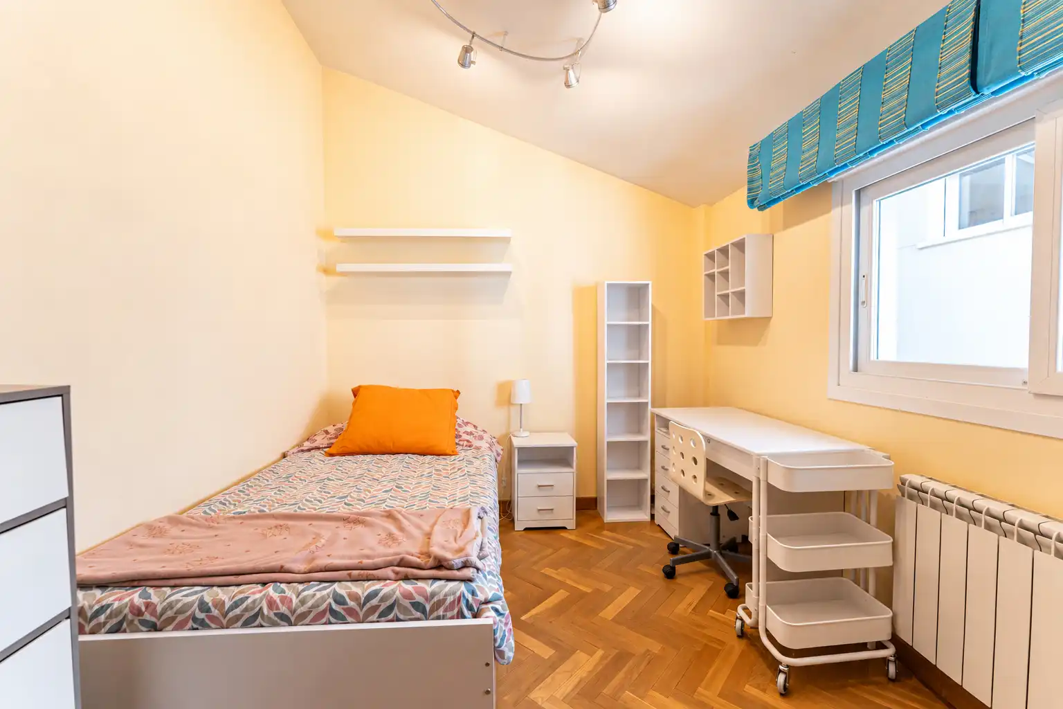 Schlafzimmer von Maisonette zum Verkauf in Torrelodones mit Klimaanlage, Heizung und Parkett