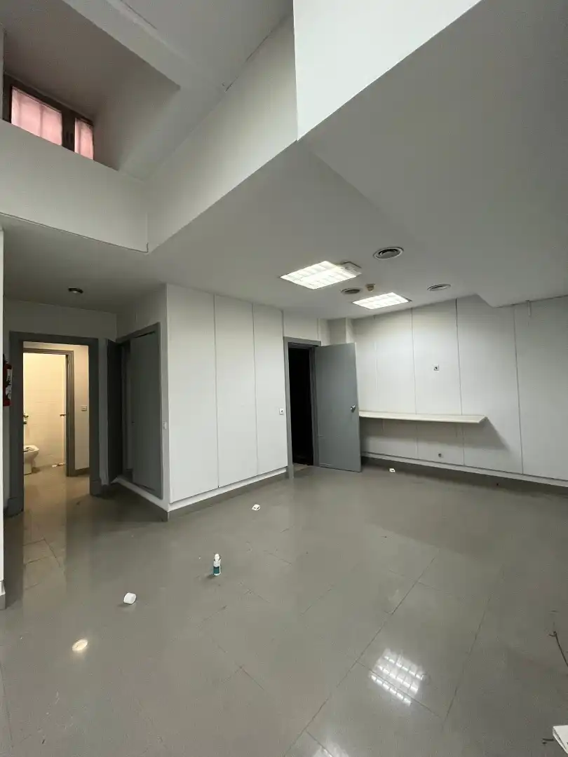 Local en venta en Madrid con Aire acondicionado y Alarma