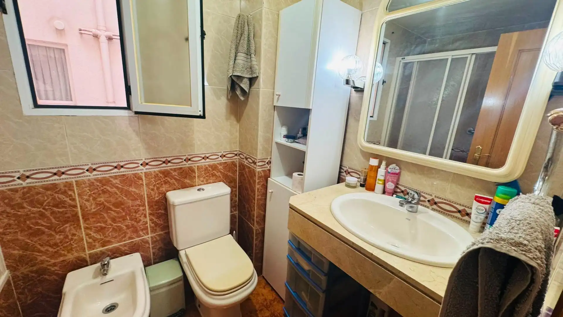 Baño de Piso de alquiler en Valencia con Aire acondicionado, Calefacción y Jardín privado