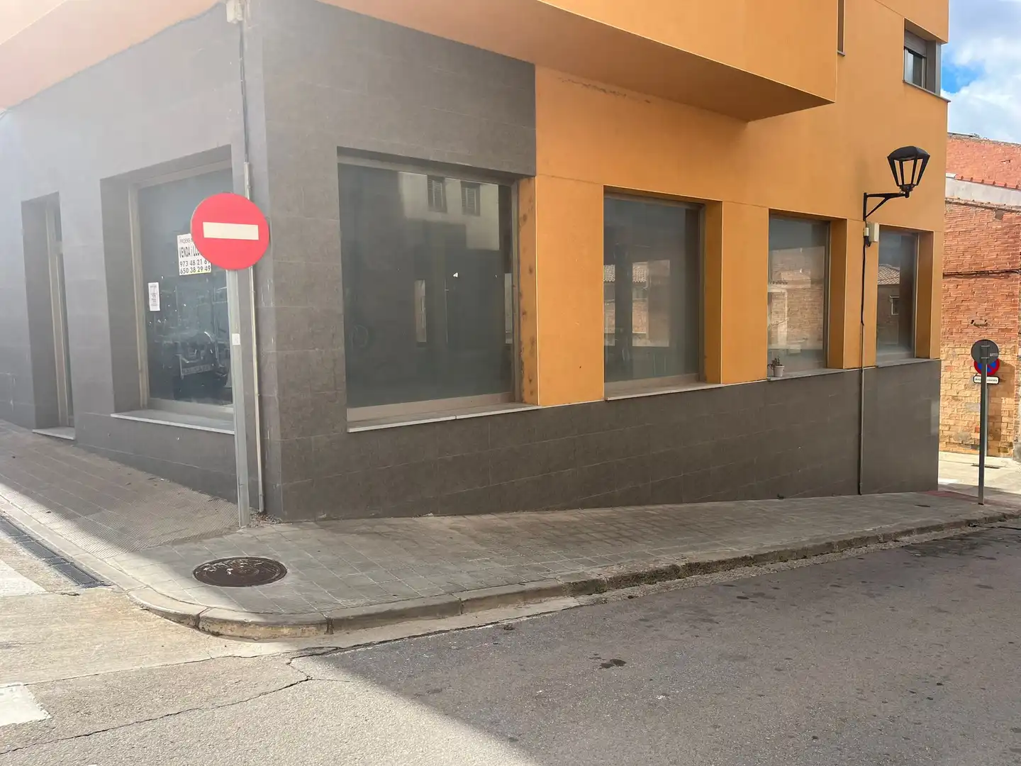 Vista exterior de Local en venta en Callús