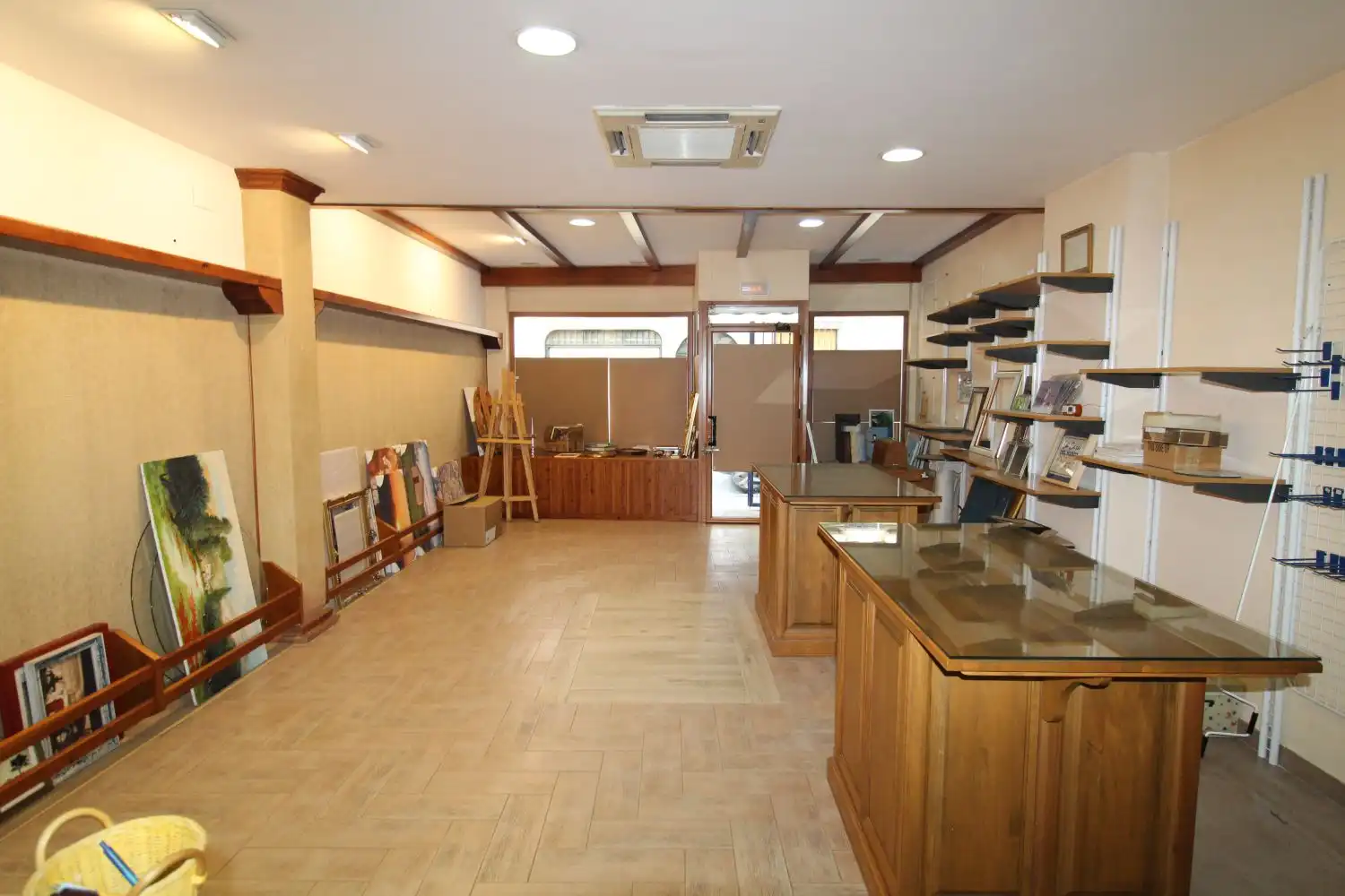 Commercial properties for rent in Daimiel  with Air Conditioner