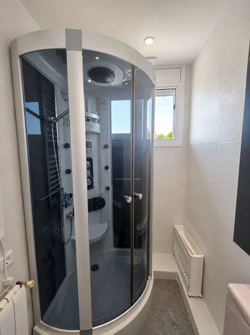 Baño de Casa o chalet en venta en Badalona con Aire acondicionado, Calefacción y Jardín privado