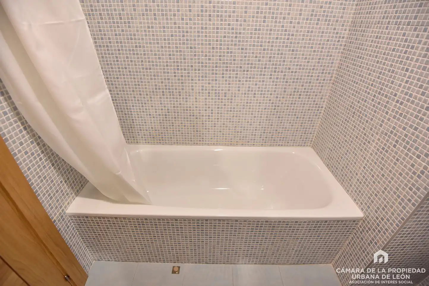 Bathroom of Flat for sale in San Andrés del Rabanedo  with Heating, Terrace and Storage room
