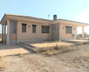 Vista exterior de Finca rústica en venda en Yecla amb Aire condicionat i Terrassa