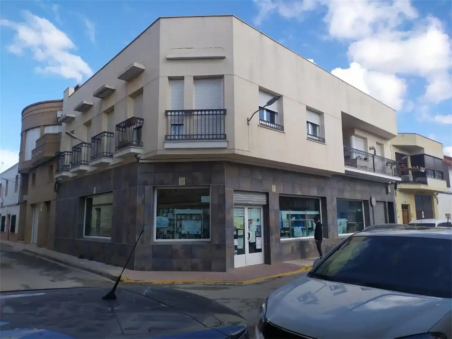 Vista exterior de Casa adosada en venda en Valdeganga amb Balcó
