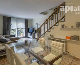 Sala d'estar de Casa o xalet en venda en Sabadell amb Aire condicionat, Terrassa i Balcó