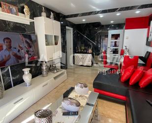 Living room of Flat for sale in Santa Coloma de Gramenet  with Heating, Terrace and Balcony