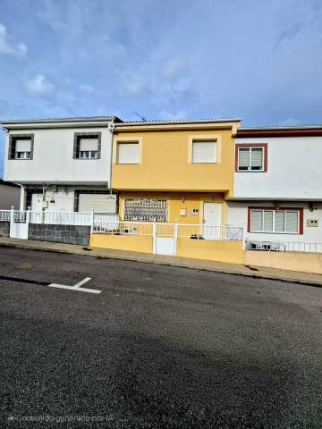 Casa adosada en Venta en Ribadeo