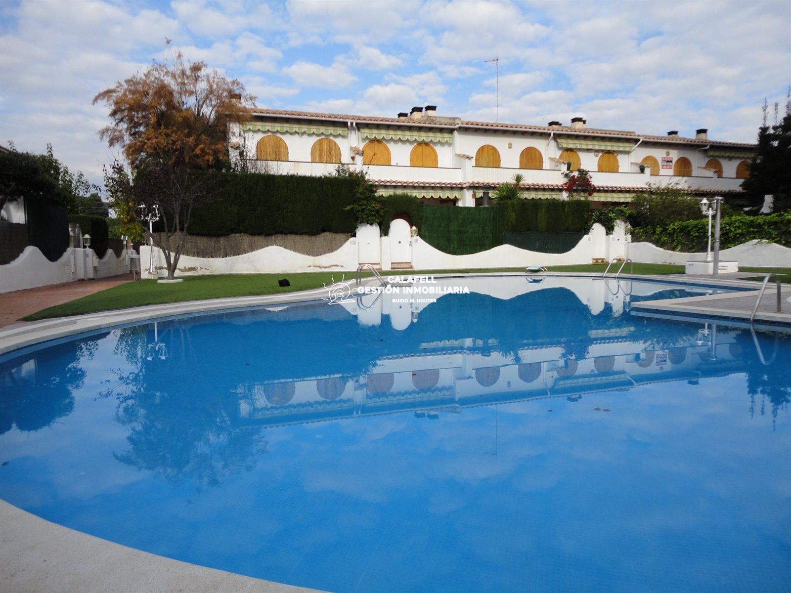 Piscina de Casa adosada en venta en Calafell con Aire acondicionado, Calefacción y Terraza