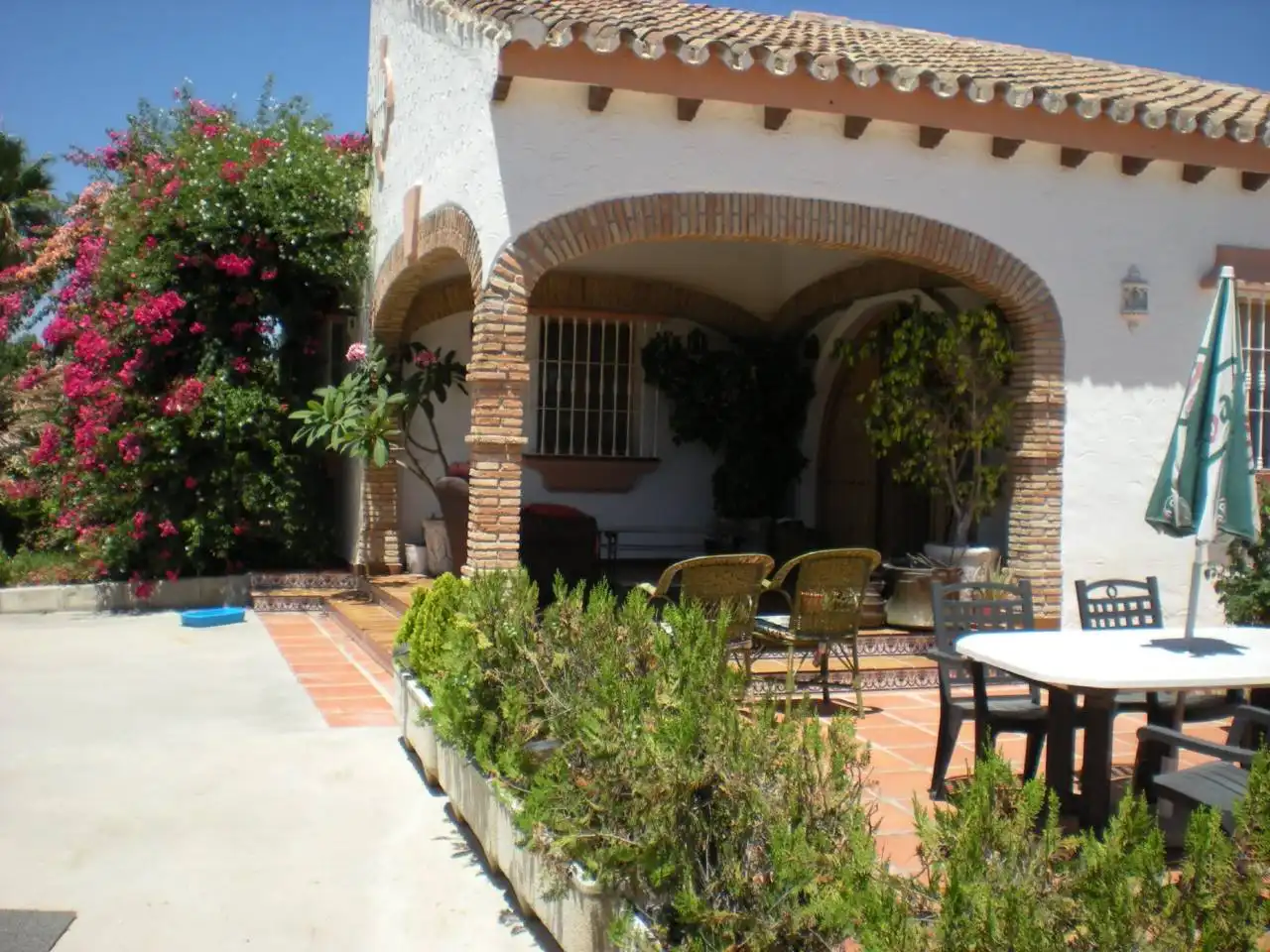 Jardí de Casa o xalet en venda en Alhaurín de la Torre amb Jardí privat, Terrassa i Moblat