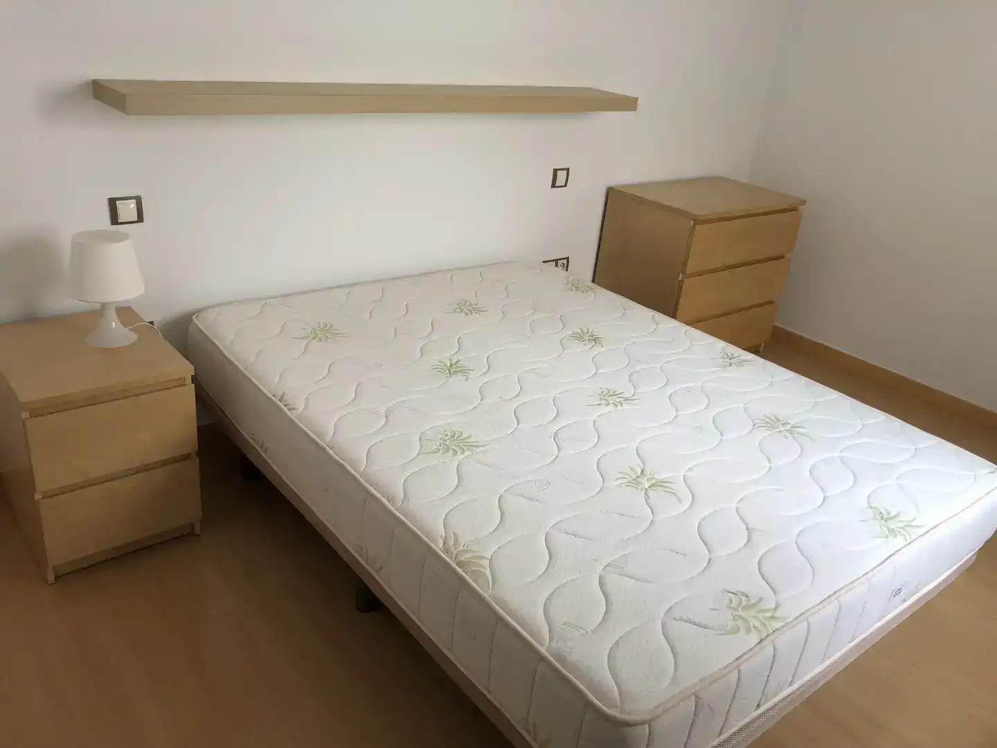 Dormitori de Pis de lloguer en Telde amb Parquet i Moblat